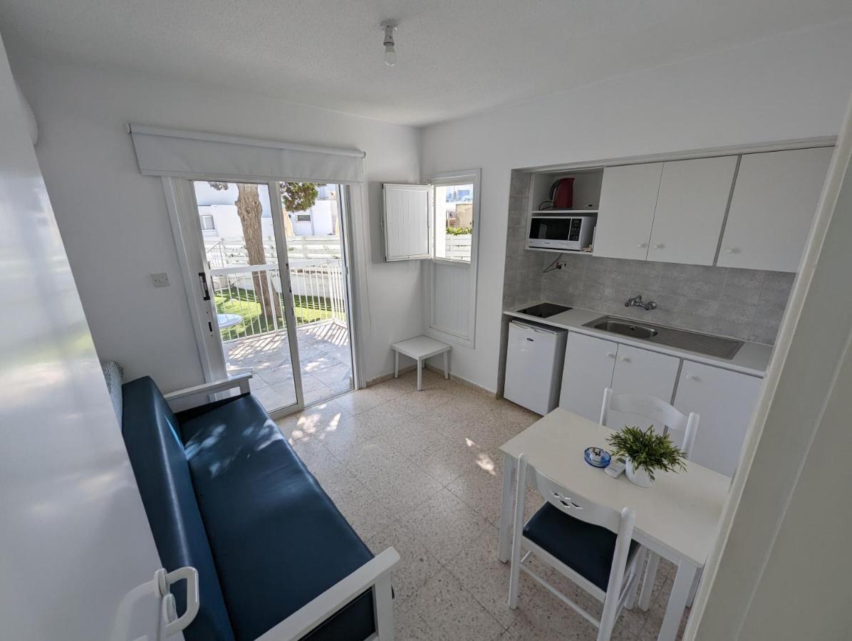 Flisvos Beach Apartments Protaras Ngoại thất bức ảnh